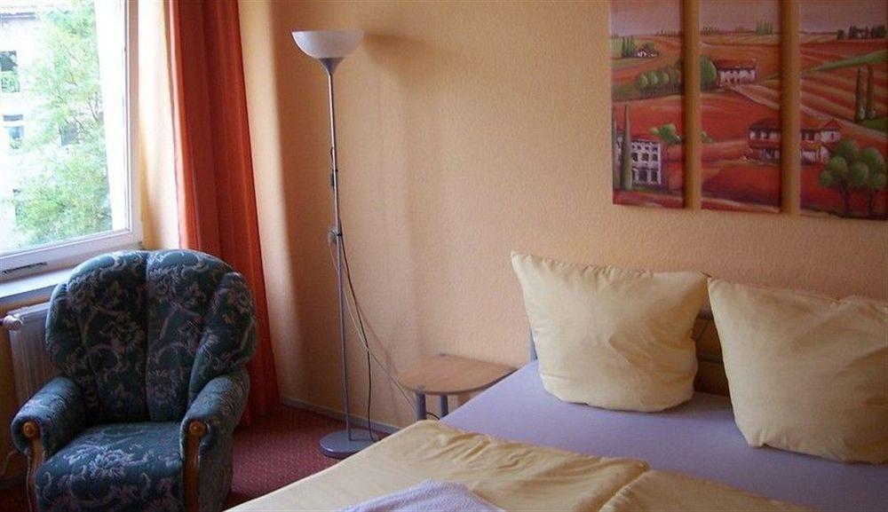 Hotel Pension Streuhof Berlin Extérieur photo